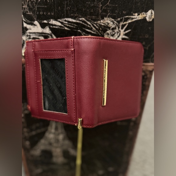 Steve Madden Burgundy Wallet GUC - Picture 4 of 7